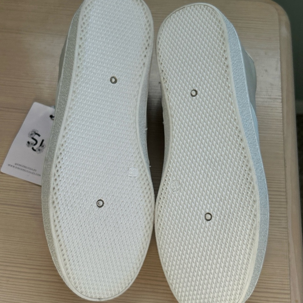 NWT Sincerely Jules Comfort Women's Memory Foam Sneakers Beige Size 7.5 - Picture 7 of 14